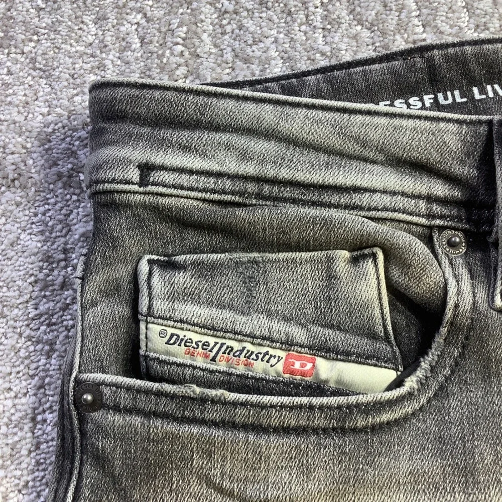 Diesel 1979 Sleenker Skinny Fit Jeans Mens 29 x 32 Faded Black Grey Denim NWT